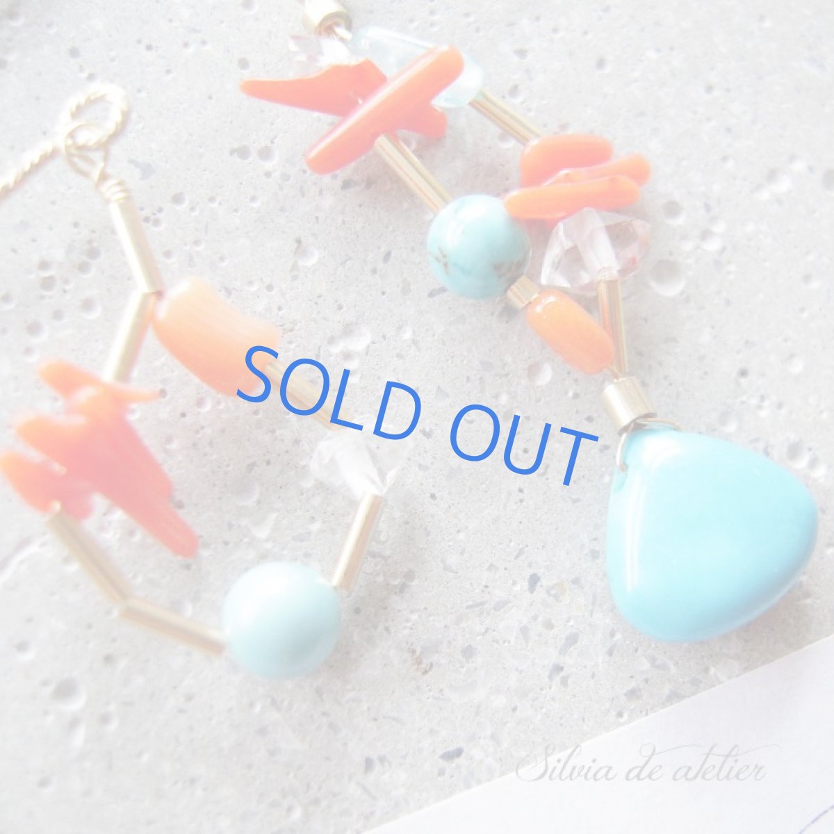 画像2: 1点もの　アシンメトリー　SBターコイズ＆コーラル　星座　14kgfフックピアス (2)