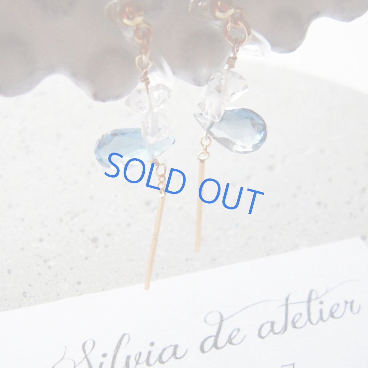 画像2: 1点もの　ロンドンブルートパーズ　デザイン　樹脂イヤーフック (2)