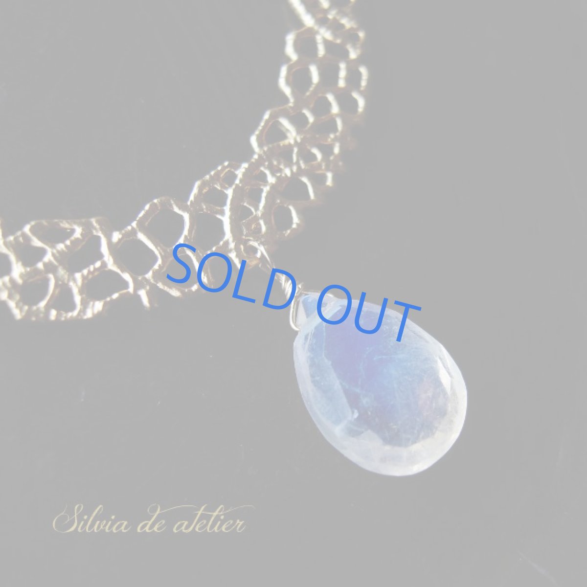 画像3: 三日月にかかる レインボームーンストーン 14kgfネックレス約50cm (3)