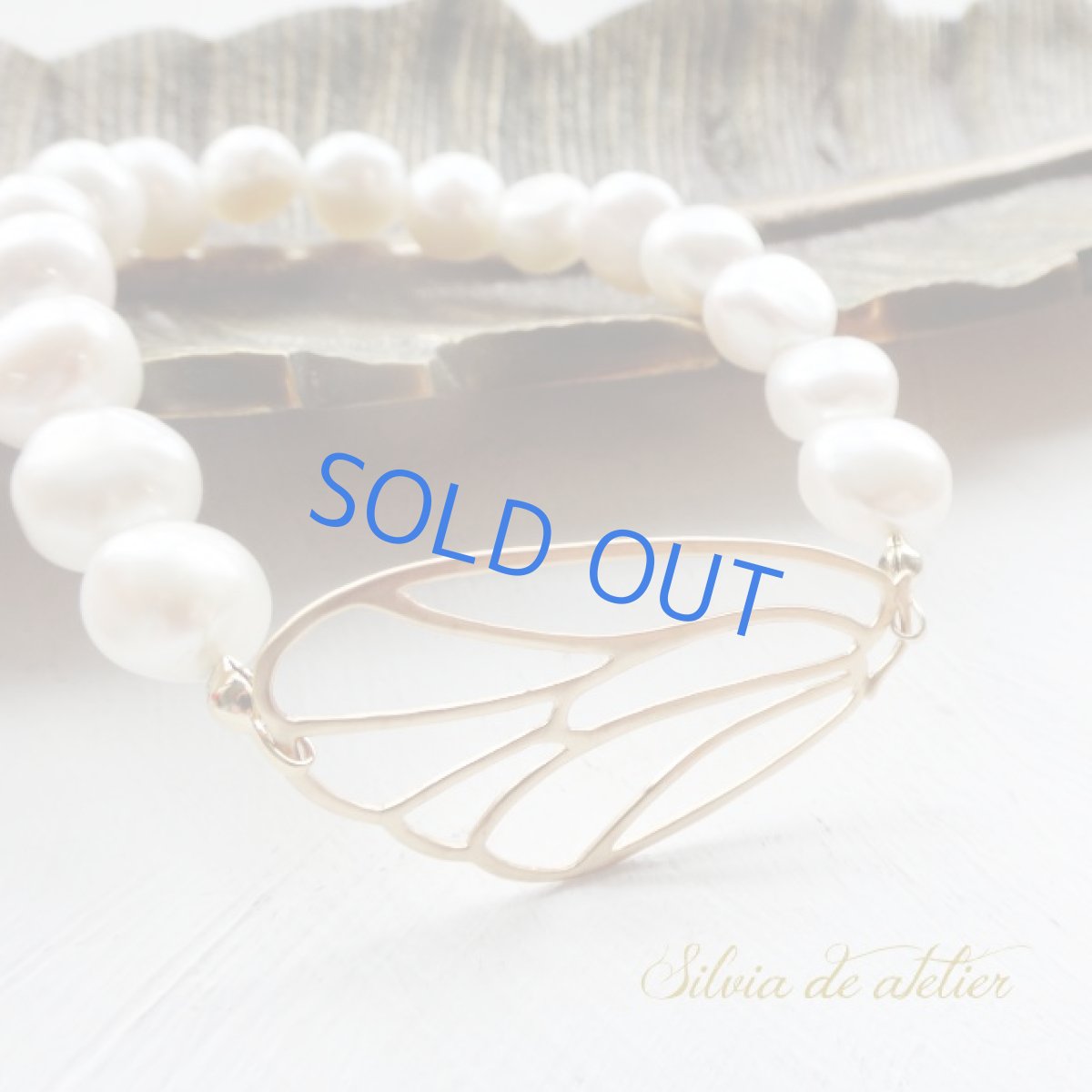 画像2: 限定1　淡水パール　ゴールドバタフライチャーム　ブレスレット (2)