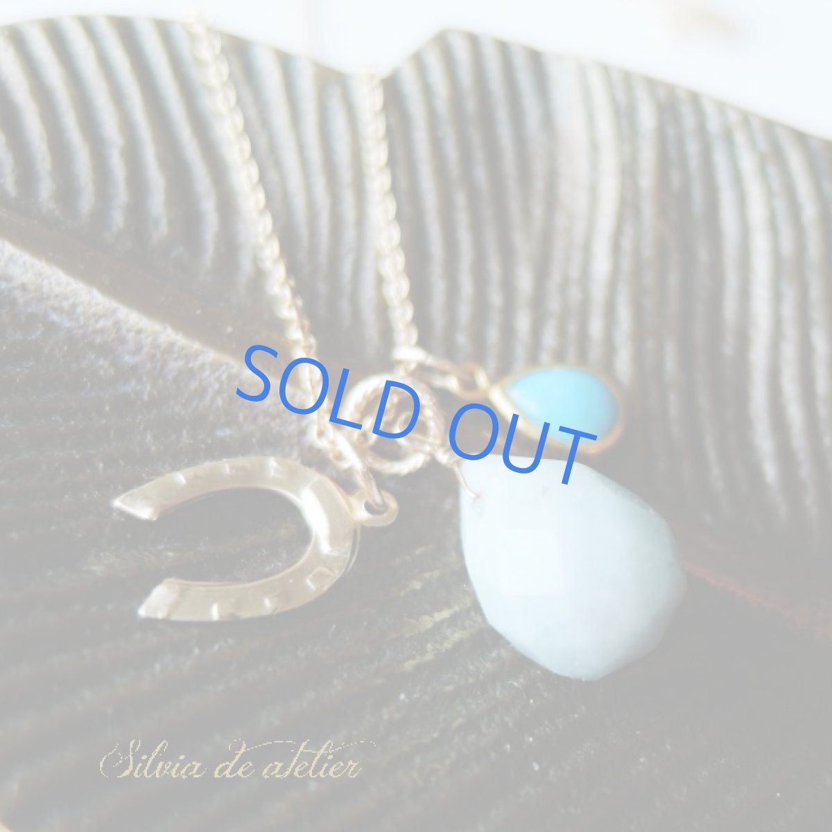 画像2: ＜１点もの＞大粒アマゾナイトドロップとラッキーチャーム　14kgf約50cmネックレス (2)