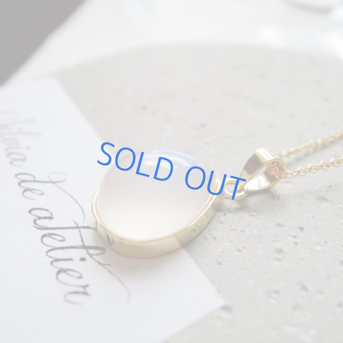 画像3: ＜1点もの・A＞AAAランク　ロイヤルブルームーンストーン（ペリステライト）　カボション　14kgf　ネックレス (3)