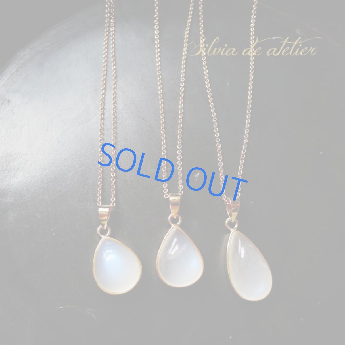 画像11: ＜1点もの・A＞AAAランク　ロイヤルブルームーンストーン（ペリステライト）　カボション　14kgf　ネックレス (11)