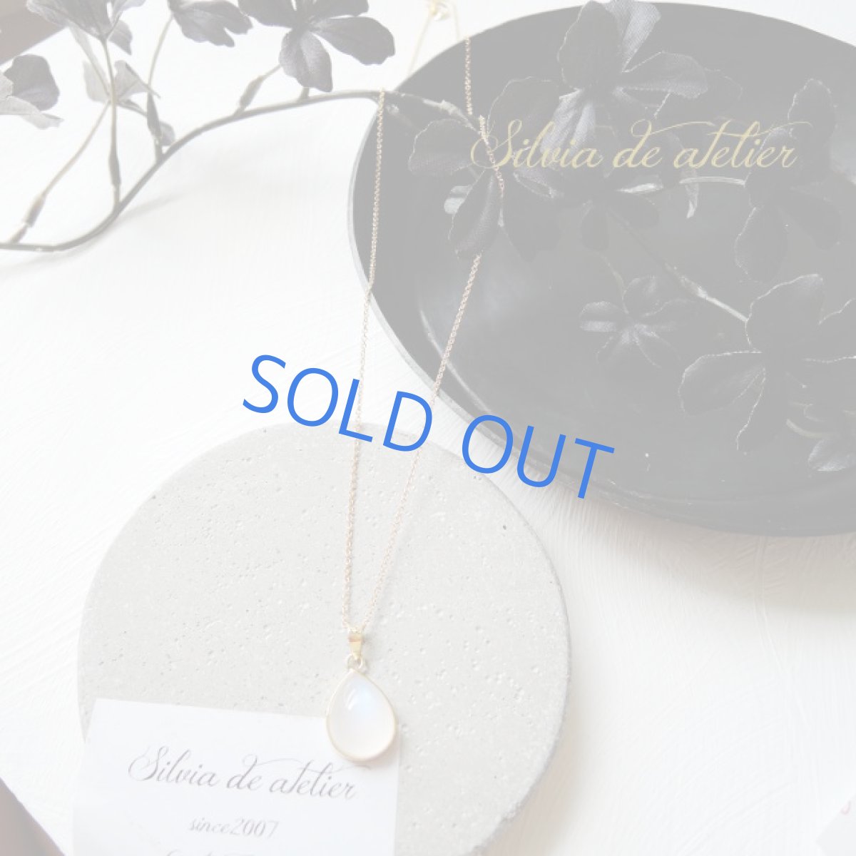 画像5: ＜1点もの・A＞AAAランク　ロイヤルブルームーンストーン（ペリステライト）　カボション　14kgf　ネックレス (5)