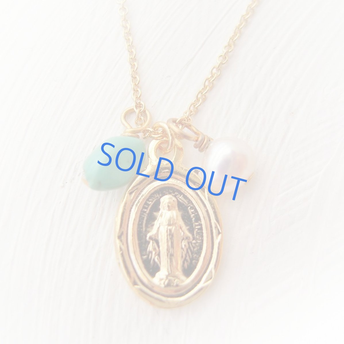 画像2: 残り１　ゴールド　不思議のメダイ　天然　ターコイズ　＆　淡水パール　　14kgfネックレス (2)