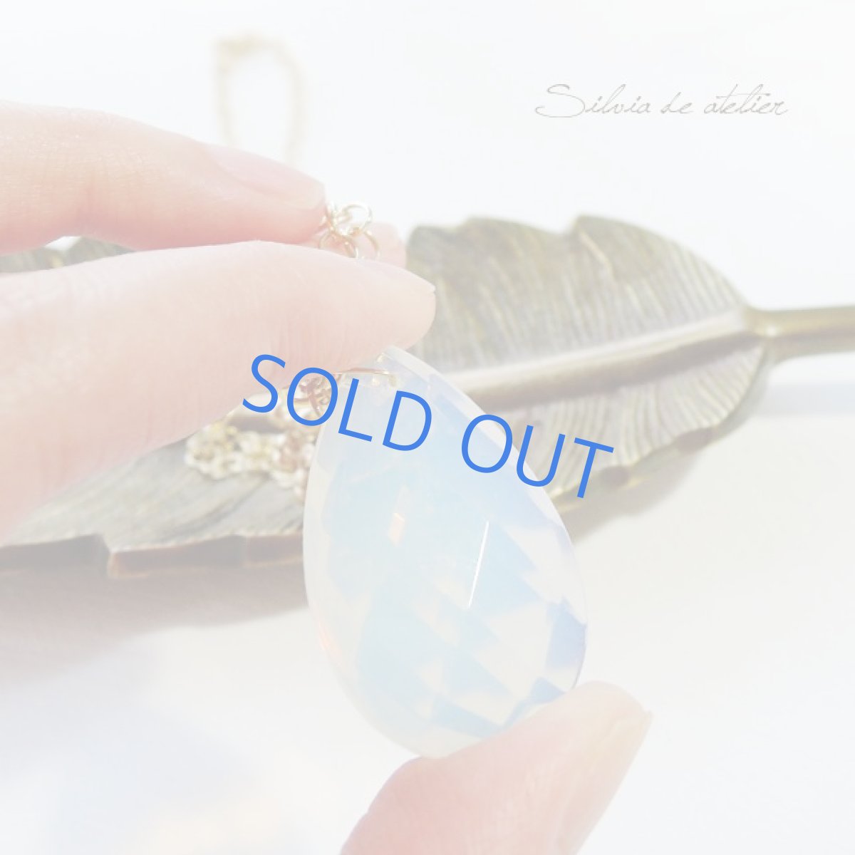 画像3: 大粒オパライト　ペアシェイプ　エアリーゴールドチェーンネックレス　約60cm (3)