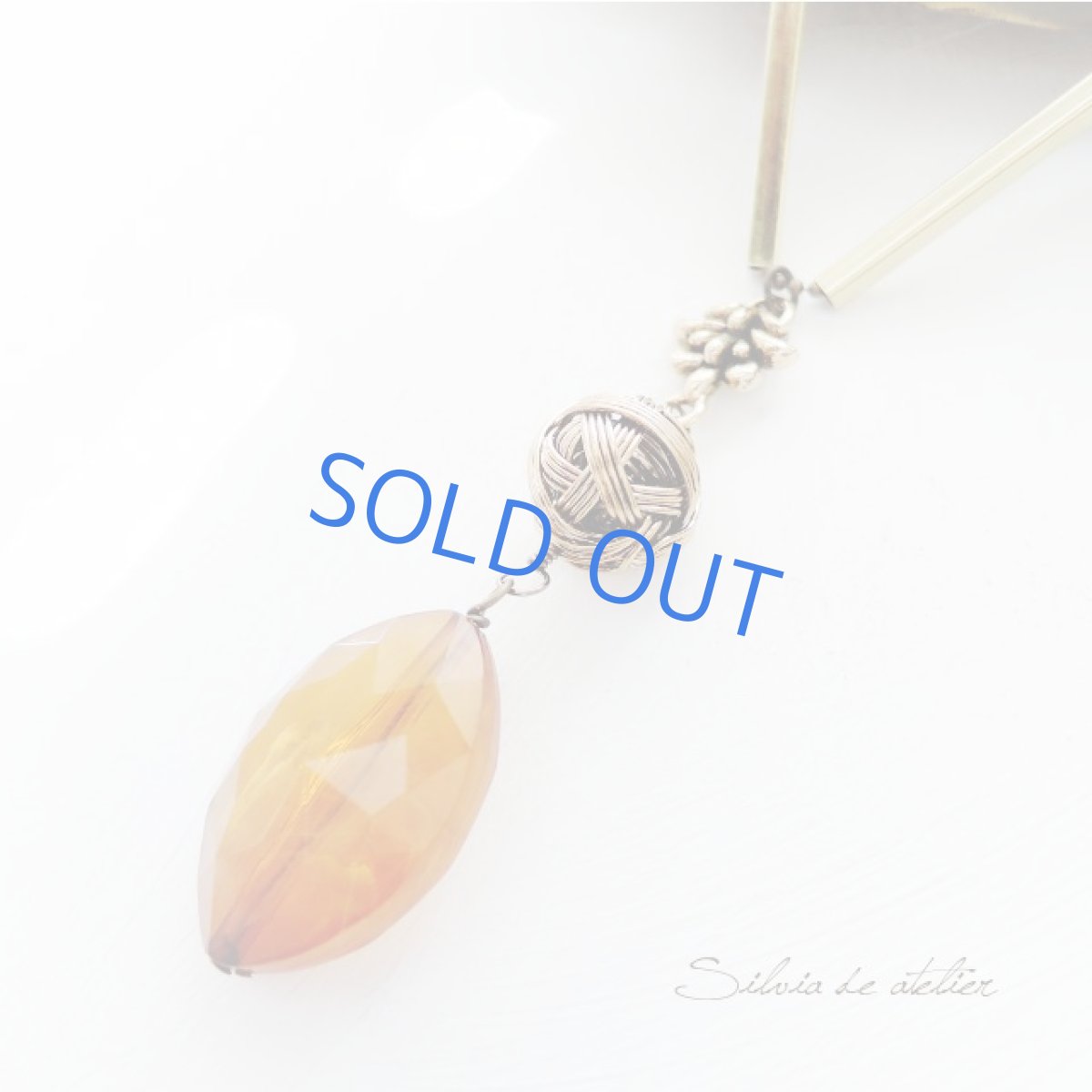 画像3: <限定1・A>真鍮チューブ&アクリルビーズ マーキス Y字 アンティークゴールドロングネックレス (3)