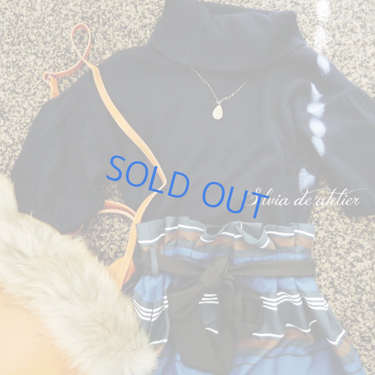 画像6: ＜限定1＞ドイツ製アクリルホワイトドロップ　アンティークゴールドネックレス (6)