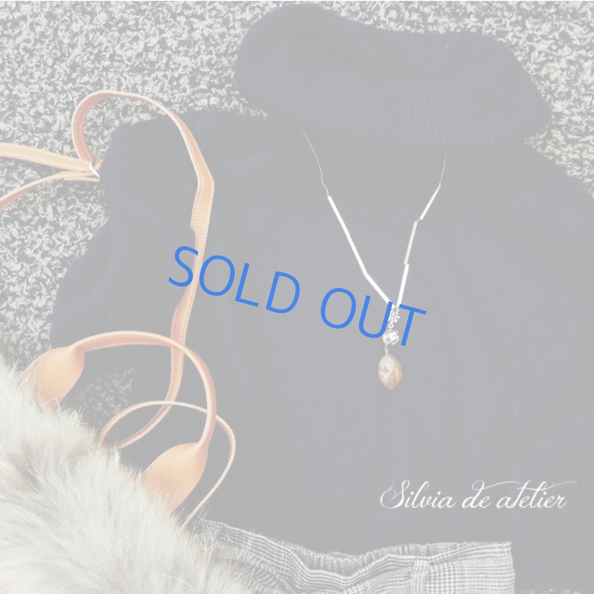 画像8: <限定1・A>真鍮チューブ&アクリルビーズ マーキス Y字 アンティークゴールドロングネックレス (8)