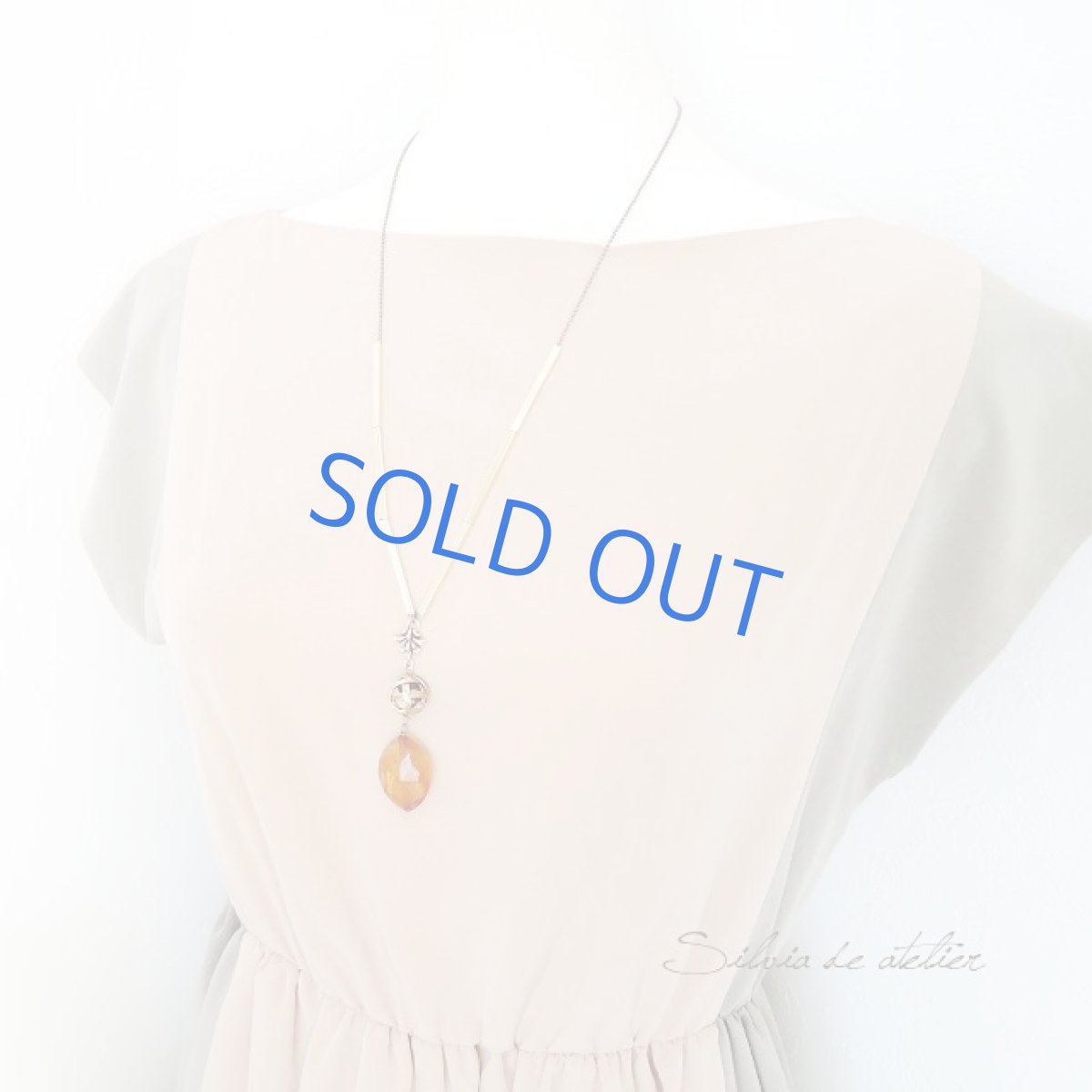 画像5: <限定1・A>真鍮チューブ&アクリルビーズ マーキス Y字 アンティークゴールドロングネックレス (5)