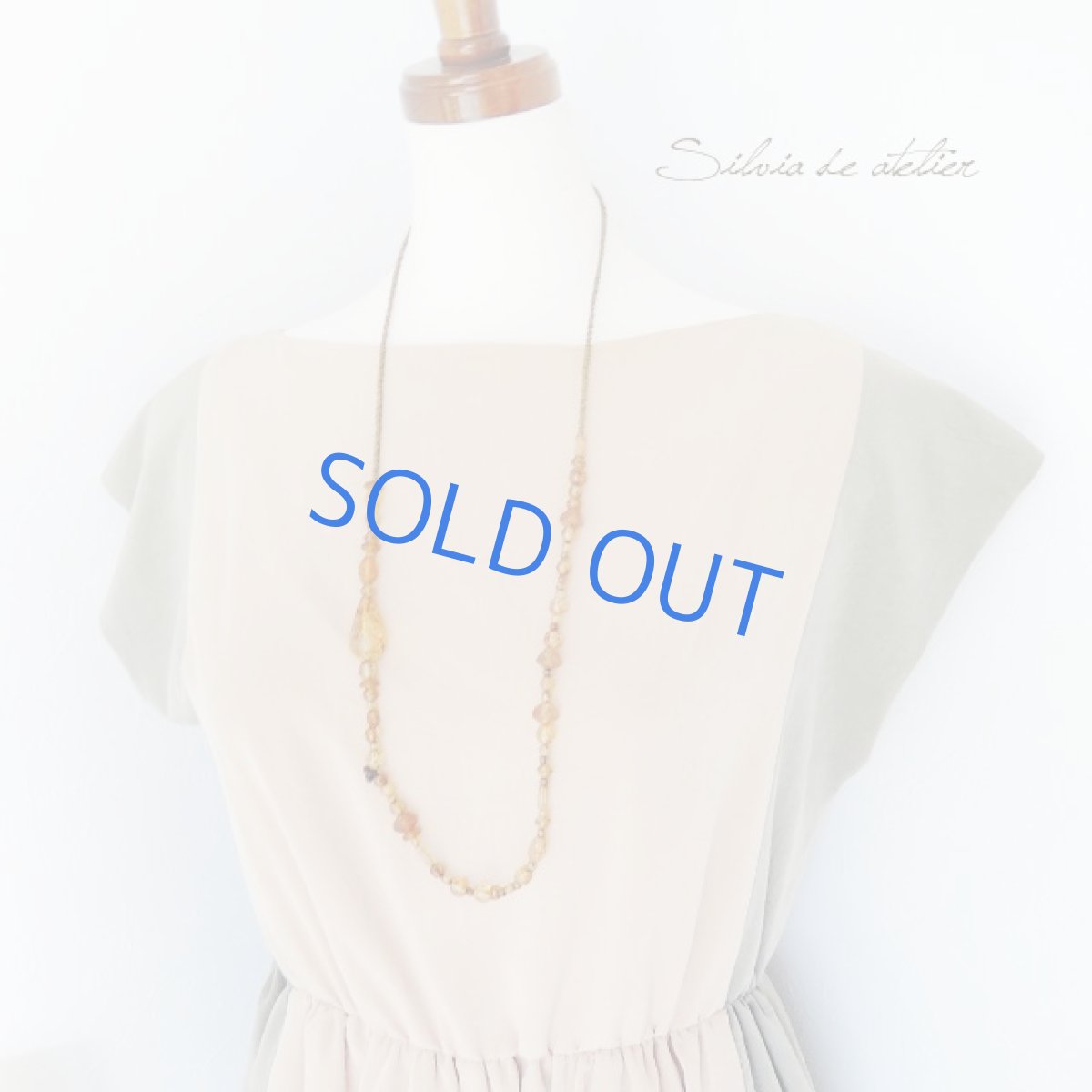 画像5: <各限定1・SELECT>琥珀カラー チェコグラスビーズ アンティークゴールドロングネックレス (5)