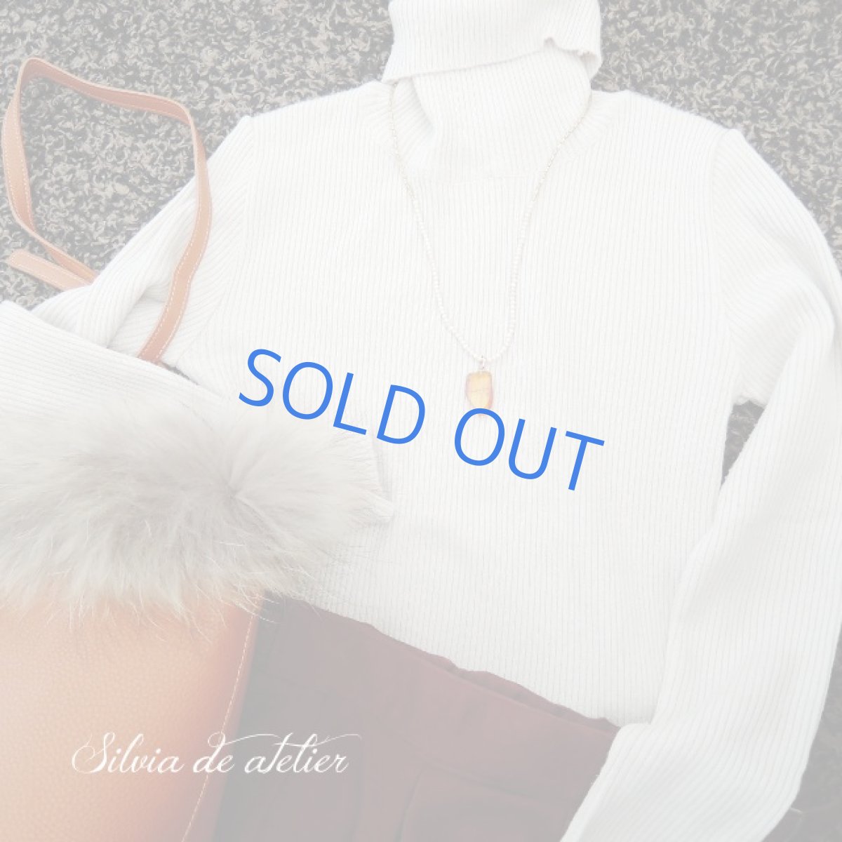 画像7: ＜限定1＞バイカラー　リバーストーン＆真鍮ビーズ　大粒琥珀タブレット　ミディアムネックレス (7)