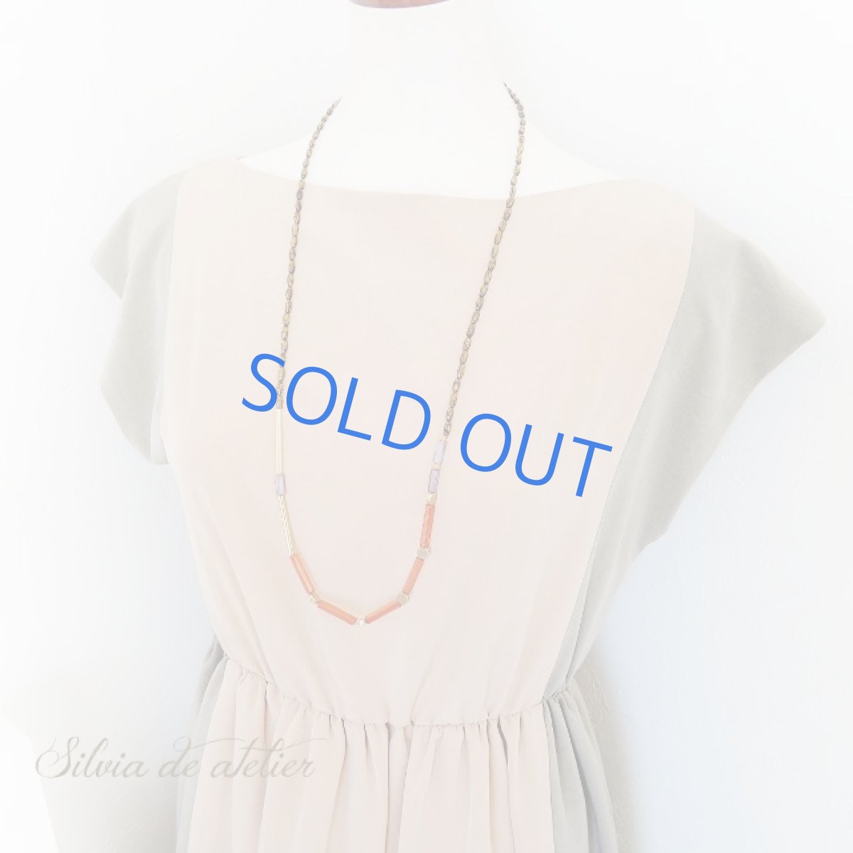 画像6: ＜限定1＞カーキナツメビーズ×オレンジブラウンチューブ　真鍮製メタルロングネックレス (6)