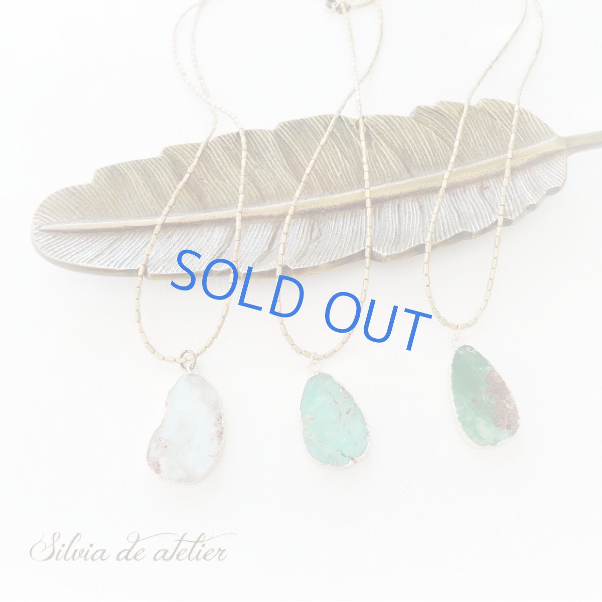 画像6: ＜限定1・ライトグリーン＞クリソプレイズ　大粒原石スライスチャーム　真鍮製ビーズロングネックレス (6)