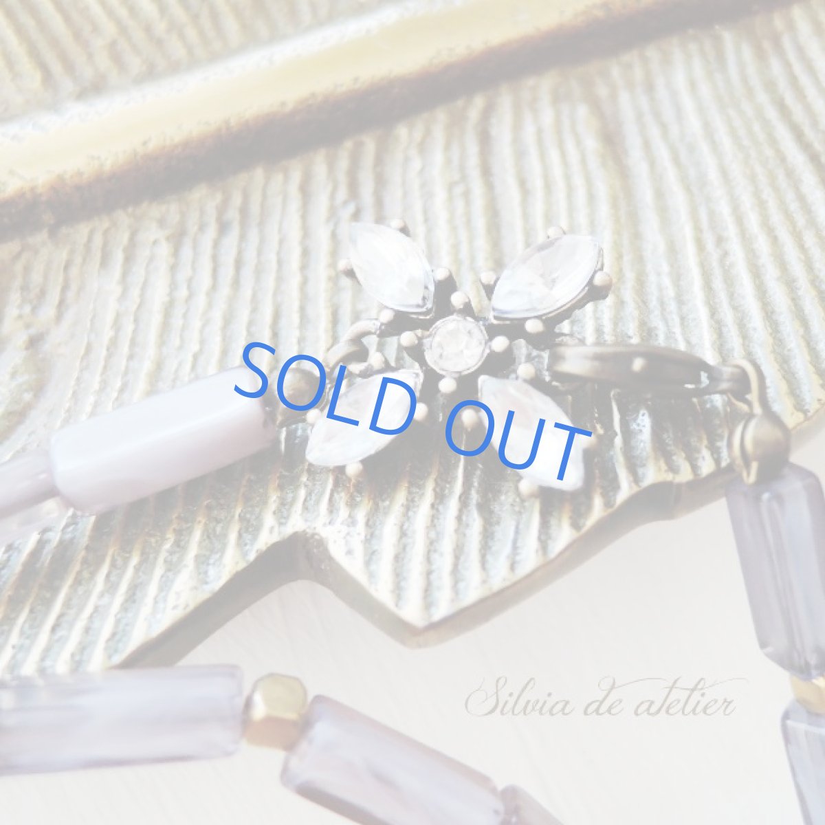 画像3: ＜限定1＞パープルグレー×ブルーグレーアクリルの真鍮製メタルロングネックレス (3)