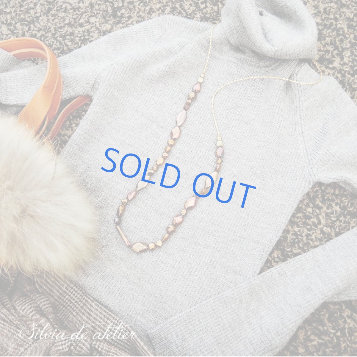 画像4: <限定1>ブロンズレッドチェコガラスビーズ アンティークゴールドカラーロングネックレス (4)