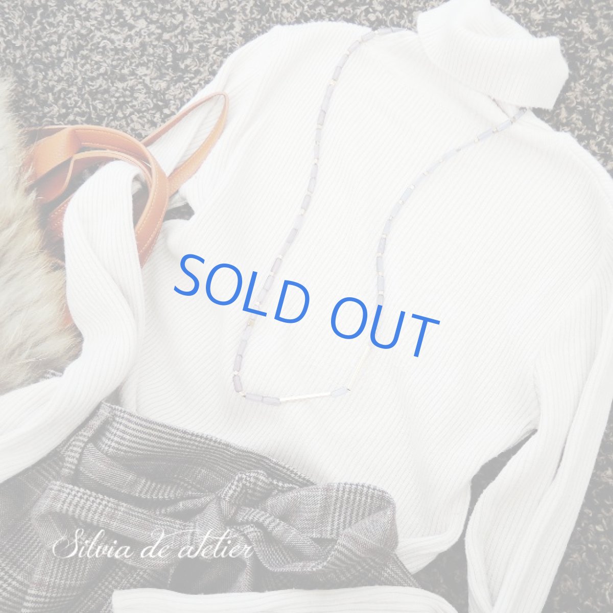 画像5: ＜限定1＞パープルグレー×ブルーグレーアクリルの真鍮製メタルロングネックレス (5)