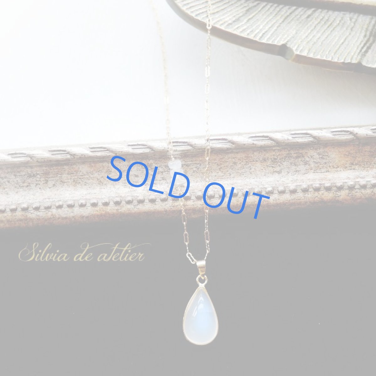 画像5: <1点もの・A>AAAランク ロイヤルブルームーンストーン(ペリステライト) 細長 カボション 14kgf ネックレス (5)