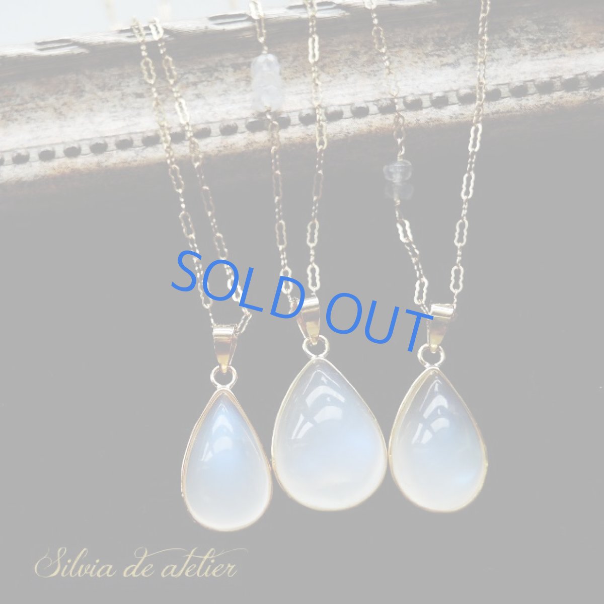 画像10: ＜1点もの・B＞AAAランク　ロイヤルブルームーンストーン（ペリステライト）　細長　カボション　14kgf　ネックレス  (10)