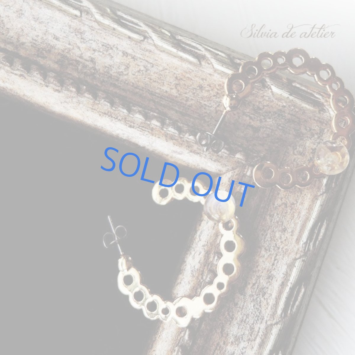 画像4: ＜1点もの＞レインボームーンストーンカボション　バブルフープ　チタンポストピアス (4)