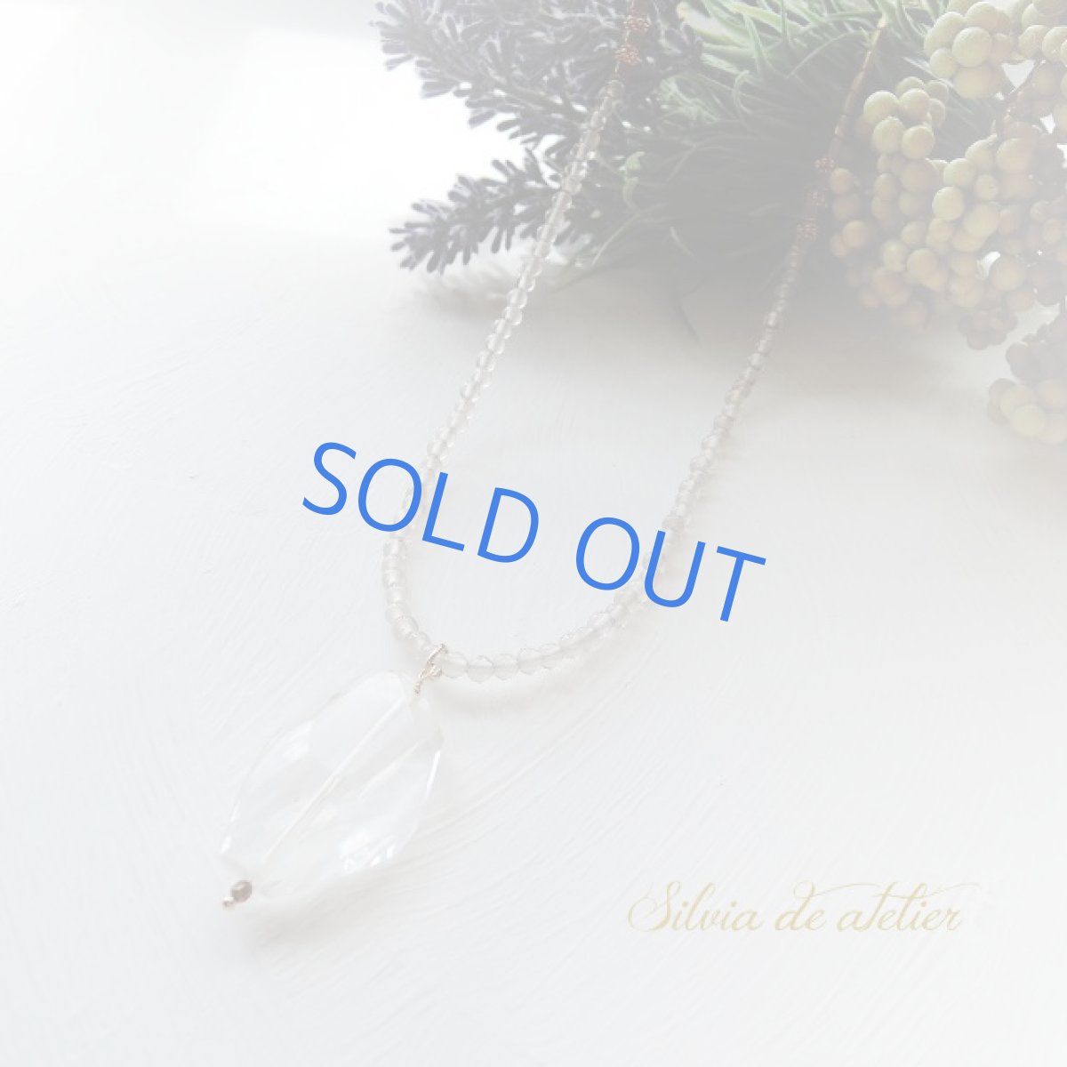 画像7: 【1点もの】クリスタルタンブル グレーオニキス&真鍮ビーズショートネックレス (7)