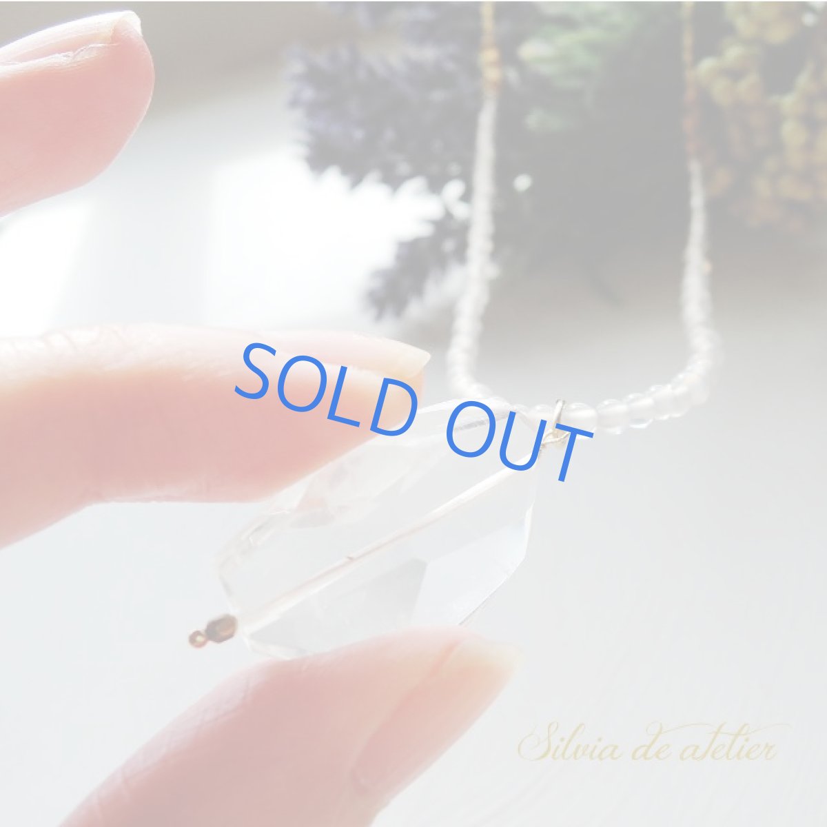 画像3: 【1点もの】クリスタルタンブル グレーオニキス&真鍮ビーズショートネックレス (3)