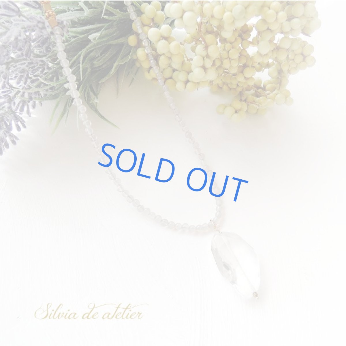 画像6: 【1点もの】クリスタルタンブル グレーオニキス&真鍮ビーズショートネックレス (6)