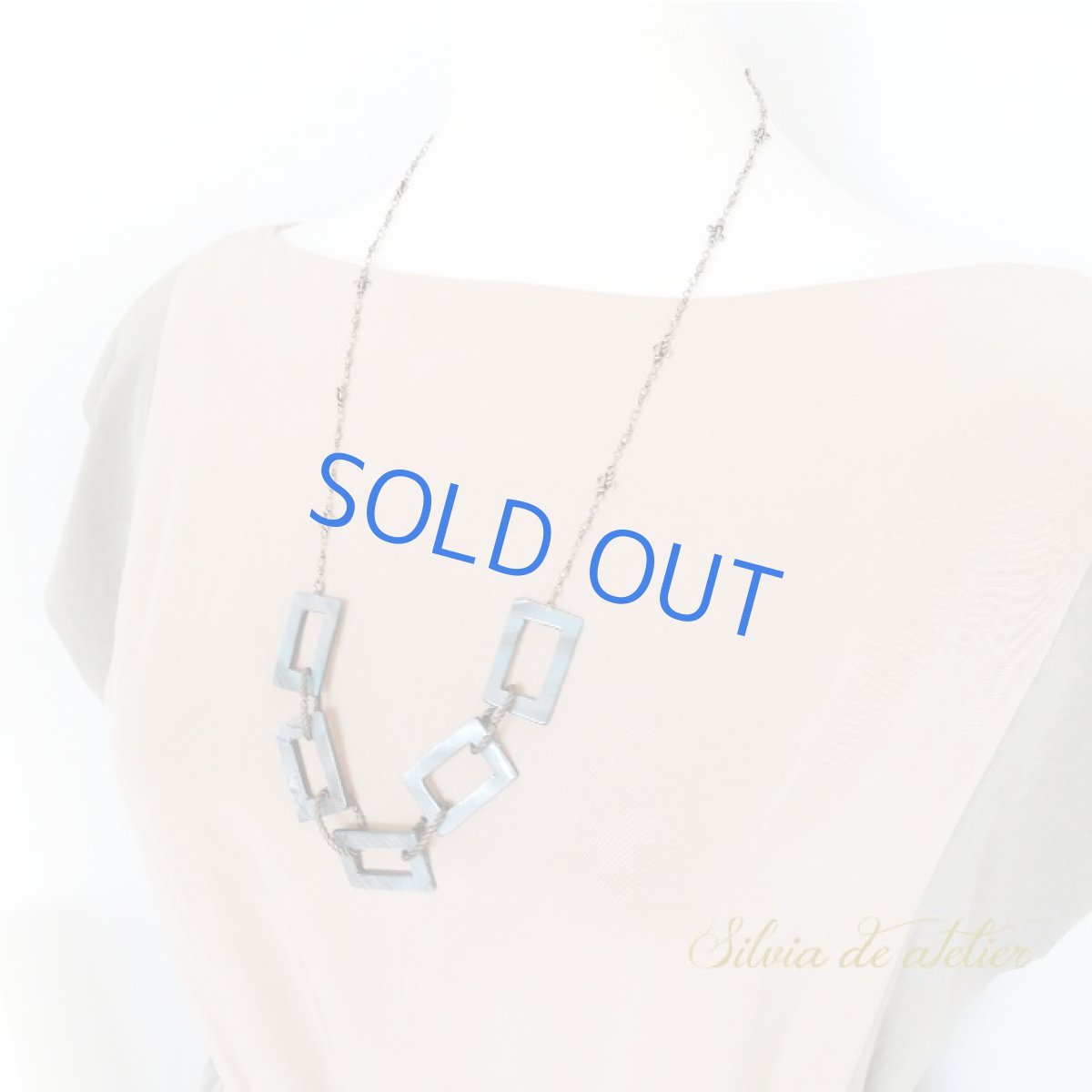 画像7: 【1点もの】ブルーシェル　レクタングルチェーン　アンティークゴールドネックレス (7)