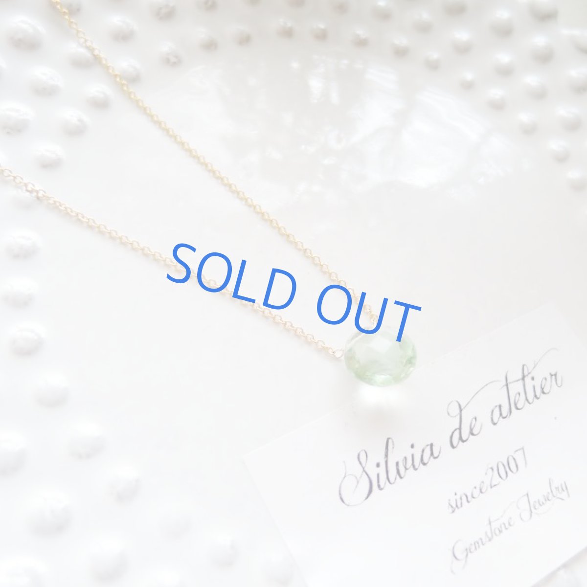 画像2: ＜訳あり１のみ・AAA＞若草色♪　宝石質グリーンフローライト　ラウンドジェム　14kgfネックレス (2)