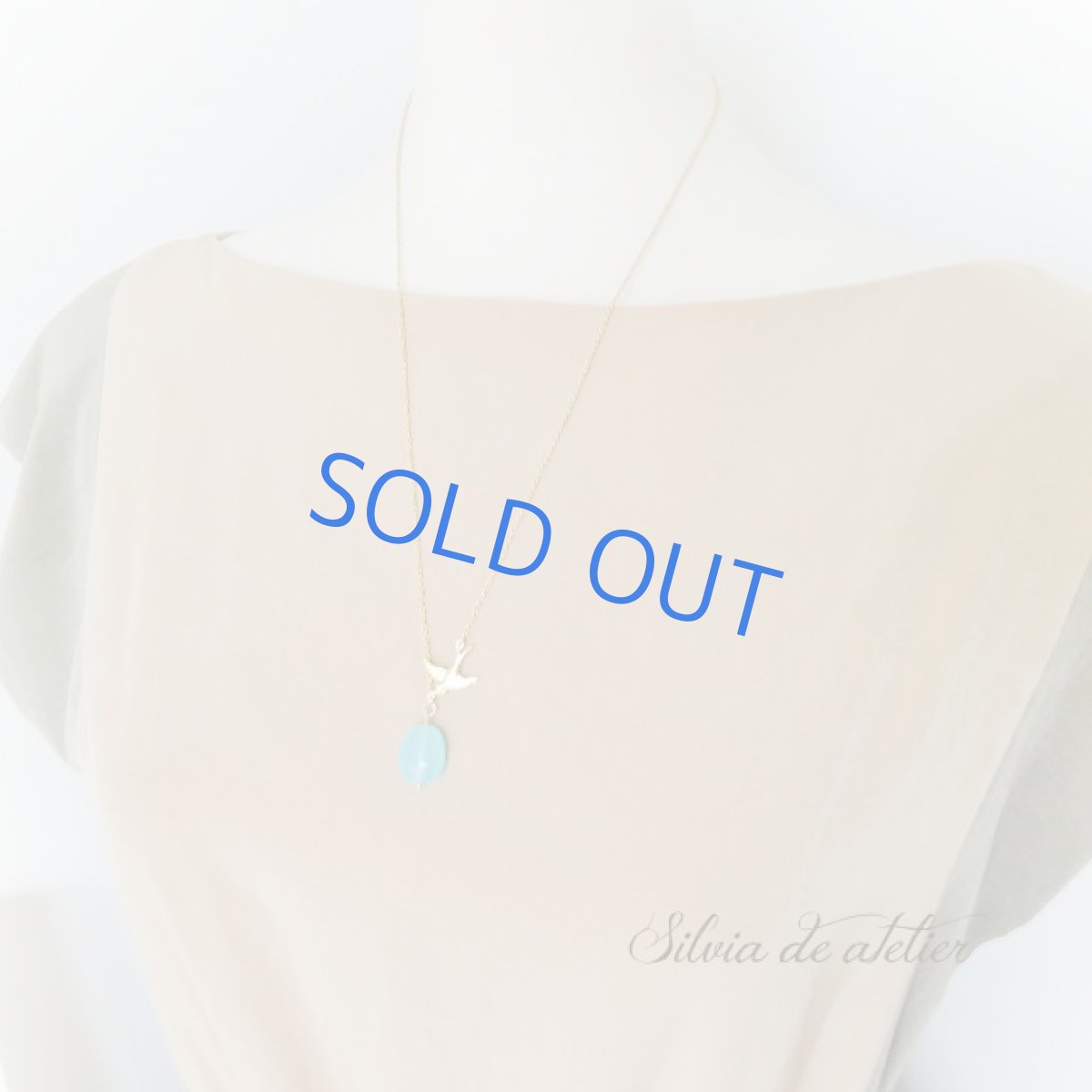 画像5: ＜限定1＞シーブルーカルセドニー　大粒タンブル　バードチャームネックレス (5)