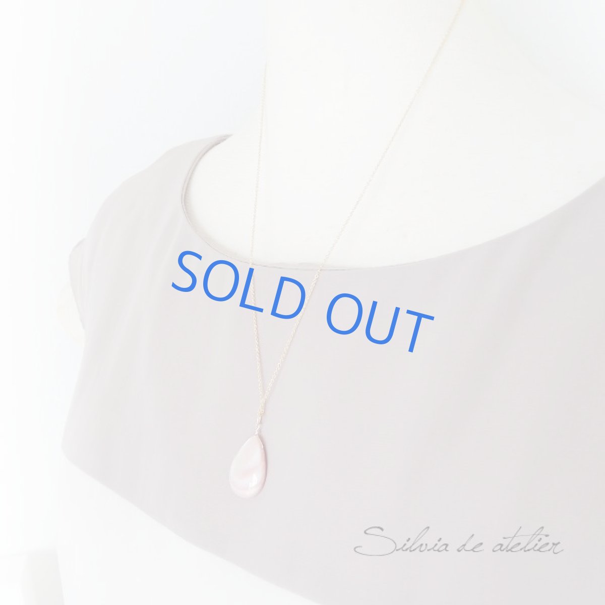 画像8: 残り2　半額SALE　桜カラー　ピンクシェル　大粒　ペアシェイプ　サージカルステンレスネックレス約50cm (8)