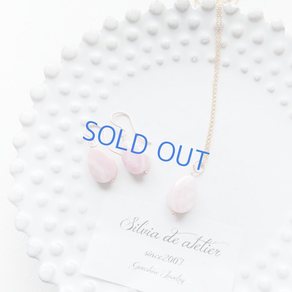 画像6: 半額SALE<残り僅か・イヤリング変更可>桜カラー Mサイズ ピンクシェル カットペアシェイプ サージカルステンレスフックピアス (6)