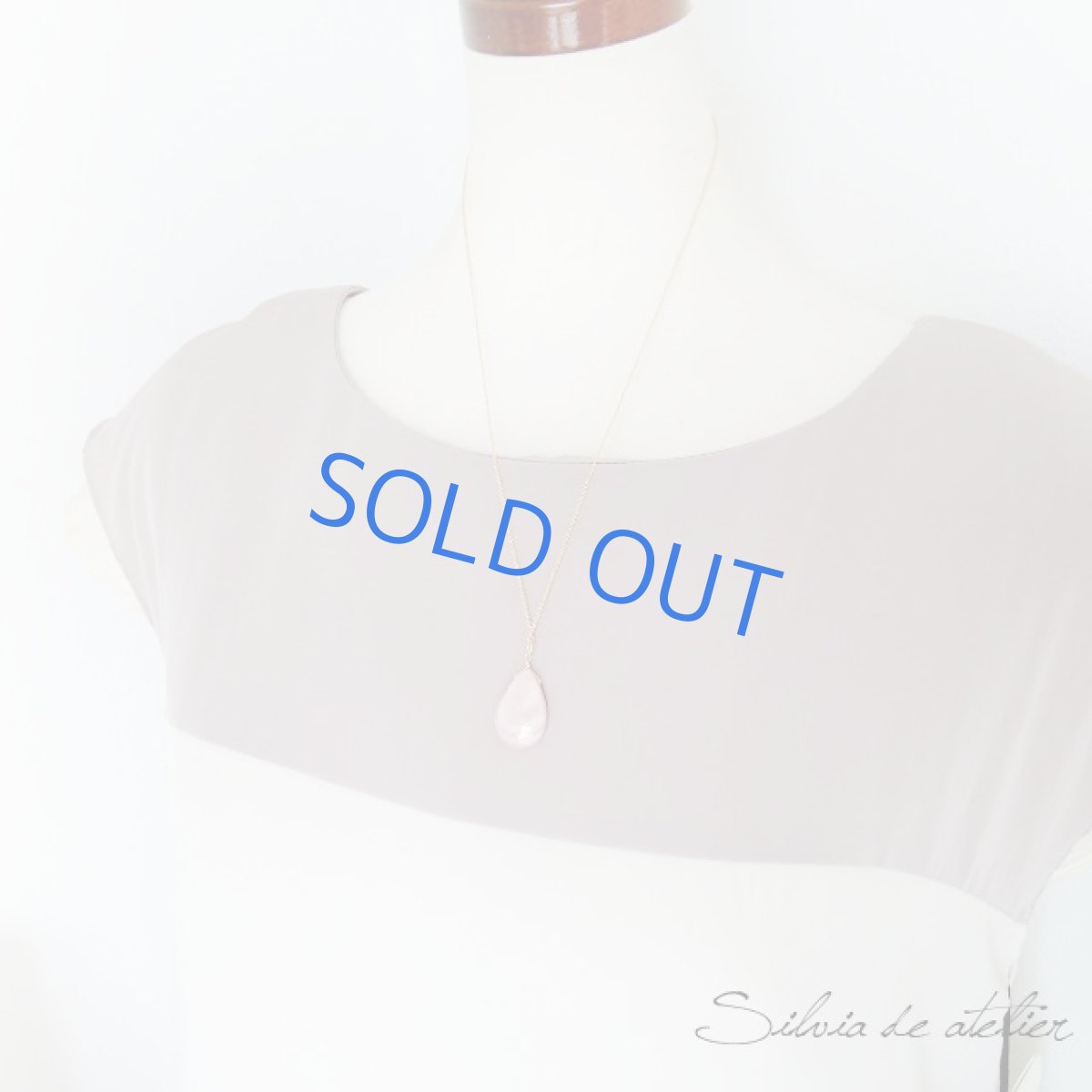 画像7: 残り2　半額SALE　桜カラー　ピンクシェル　大粒　ペアシェイプ　サージカルステンレスネックレス約50cm (7)