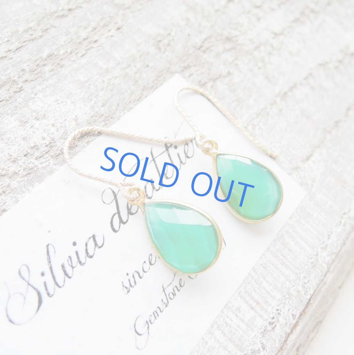 画像2: ＜イヤリング変更可・1点もの＞大粒　グリーンオニキス　フレームドロップ　14kgfフックピアス (2)