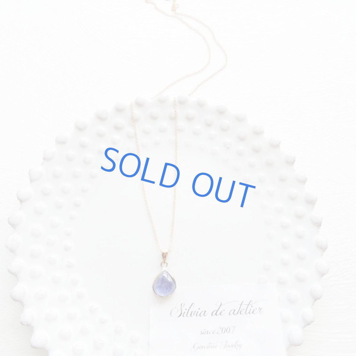 画像3: <1点もの・A>AAAランク タンザナイト ティアドロップ型フレームストーン 14kgfネックレス (3)