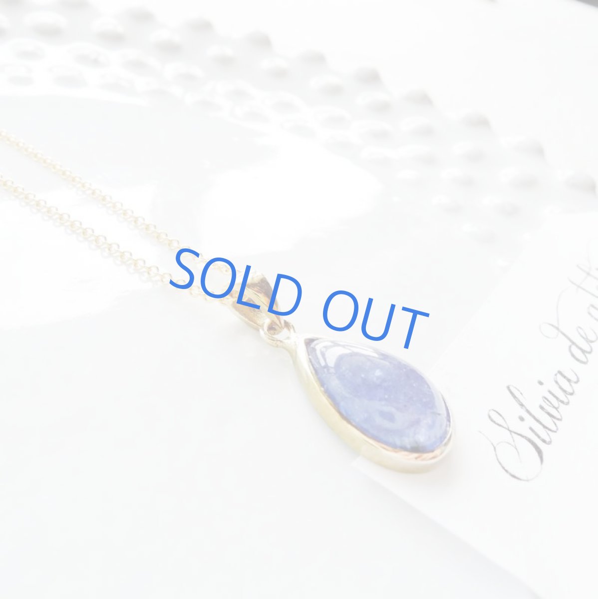 画像3: <1点もの・C>AAAランク タンザナイト ティアドロップ型フレームストーン 14kgfネックレス (3)