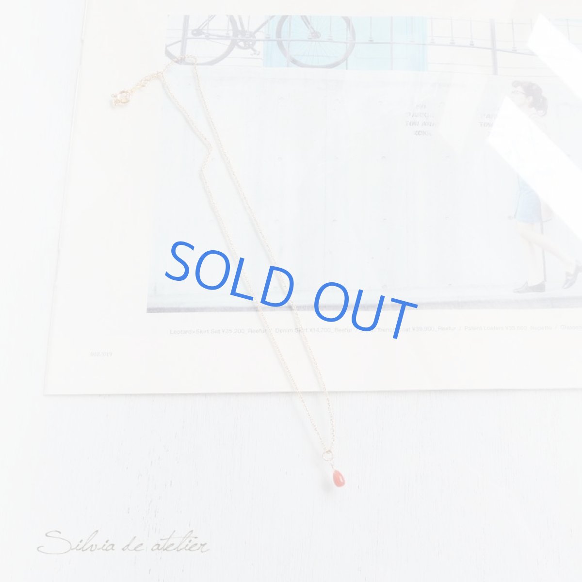 画像2: WEB店限定・残り僅か 半額SALE イタリアサルディーニャ産天然レッドコーラル ミニスムース ドロップ サージカルステンレスネックレス (2)