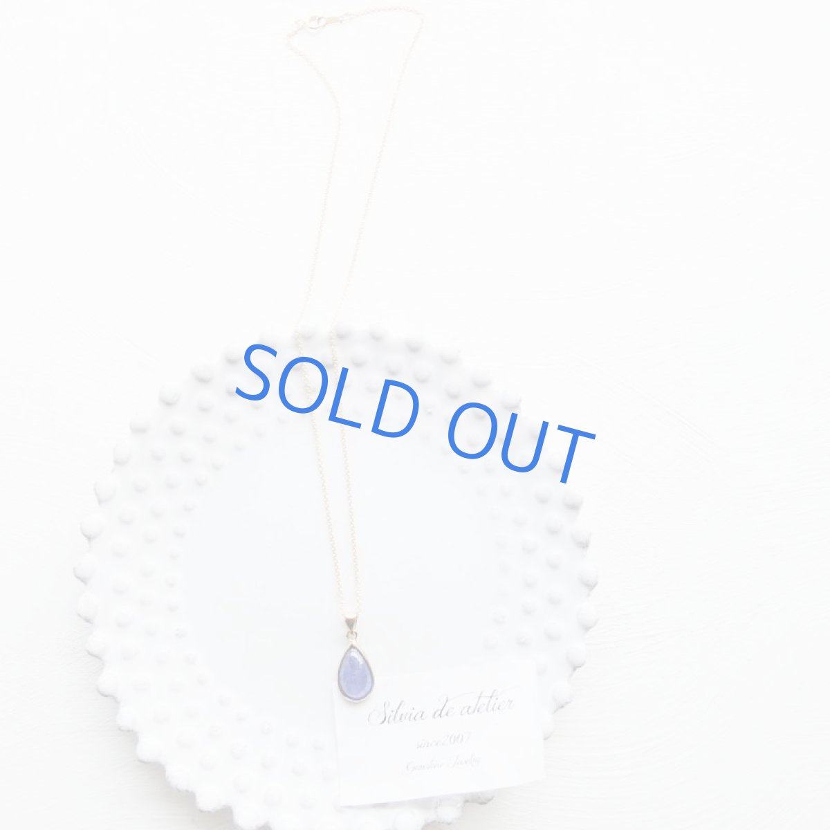 画像4: <1点もの・C>AAAランク タンザナイト ティアドロップ型フレームストーン 14kgfネックレス (4)