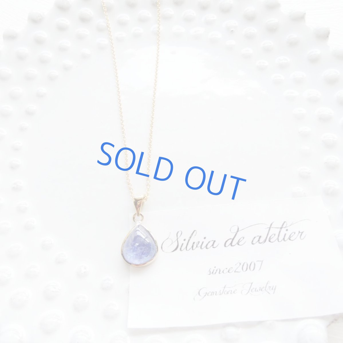 画像5: <1点もの・A>AAAランク タンザナイト ティアドロップ型フレームストーン 14kgfネックレス (5)