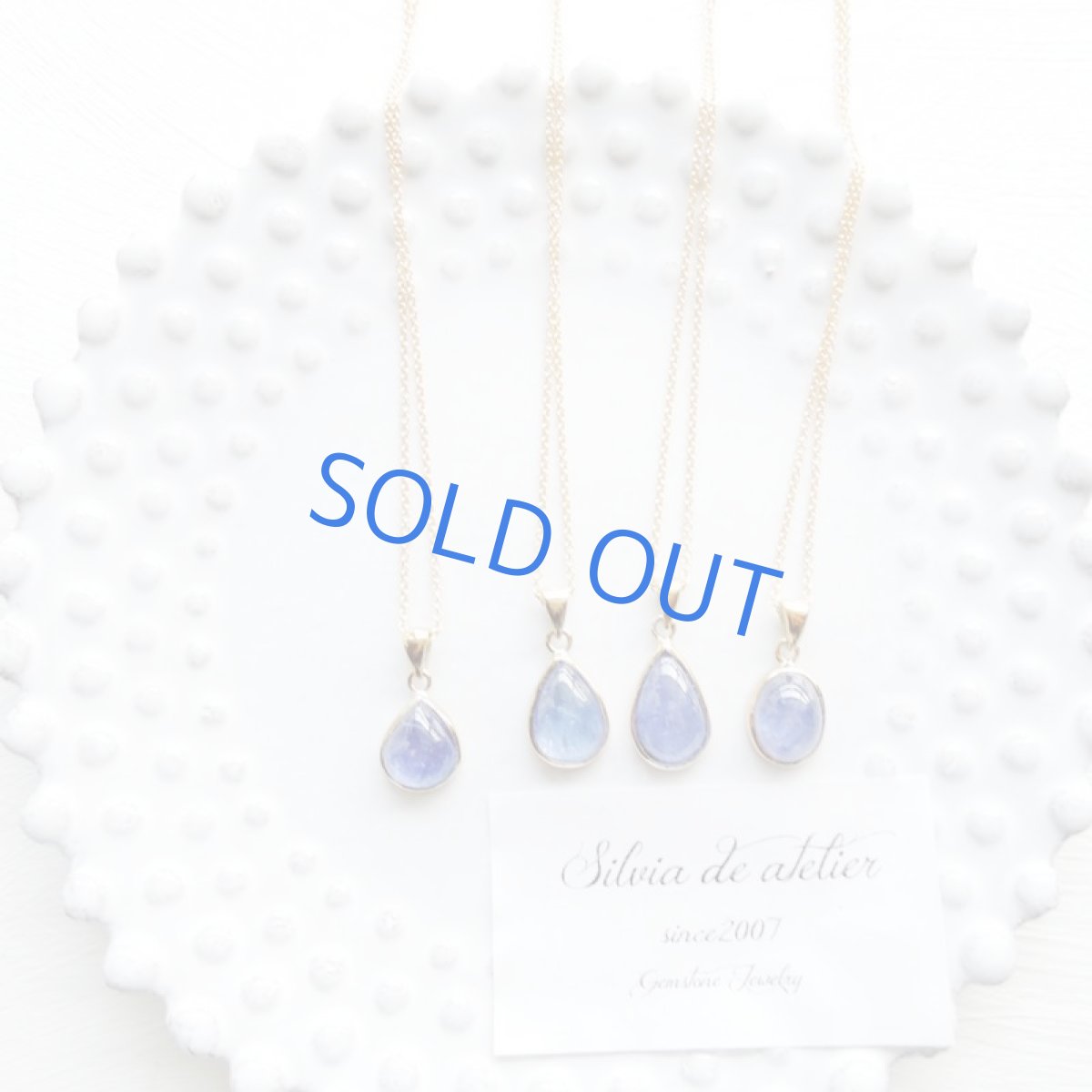 画像9: <1点もの・C>AAAランク タンザナイト ティアドロップ型フレームストーン 14kgfネックレス (9)