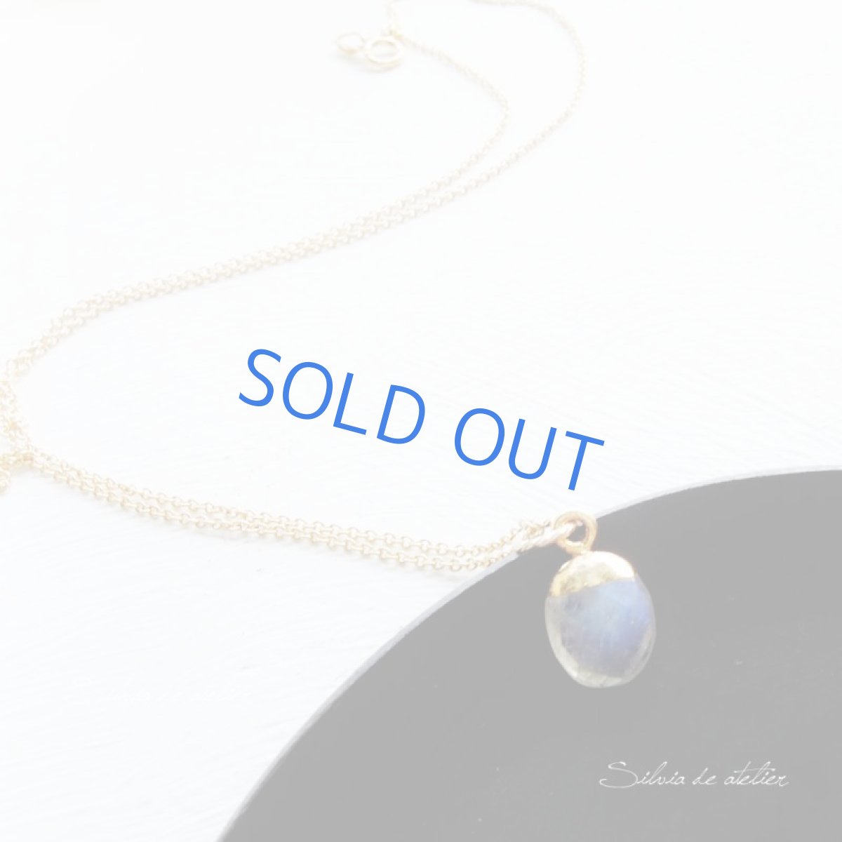 画像5: ＜残り１＞レインボームーンストーン　オーバルデザインチャーム　14kgfネックレス約40cm (5)