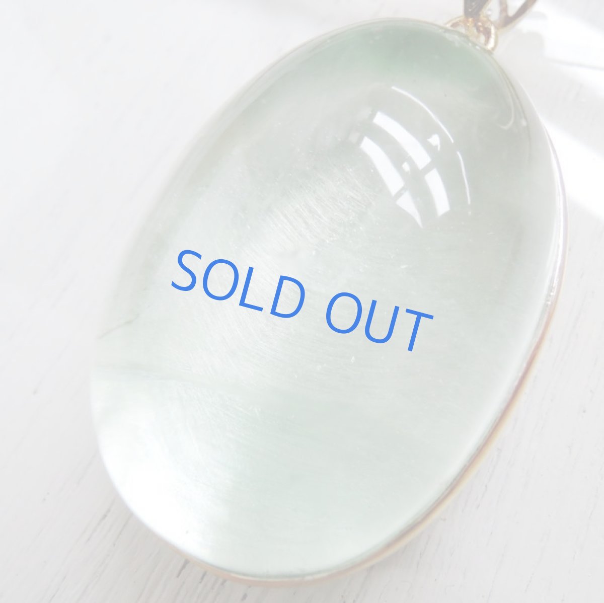 画像8: Small healing fountain〜掌の中の癒しの泉〜 セージグリーン　フローライト　ペンダント　牛革コード (8)