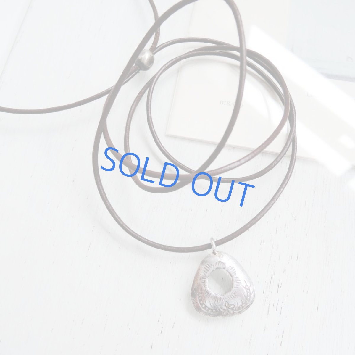 画像3: 【限定1・梨】カレンシルバー チャーム 牛革コードネックレス (3)