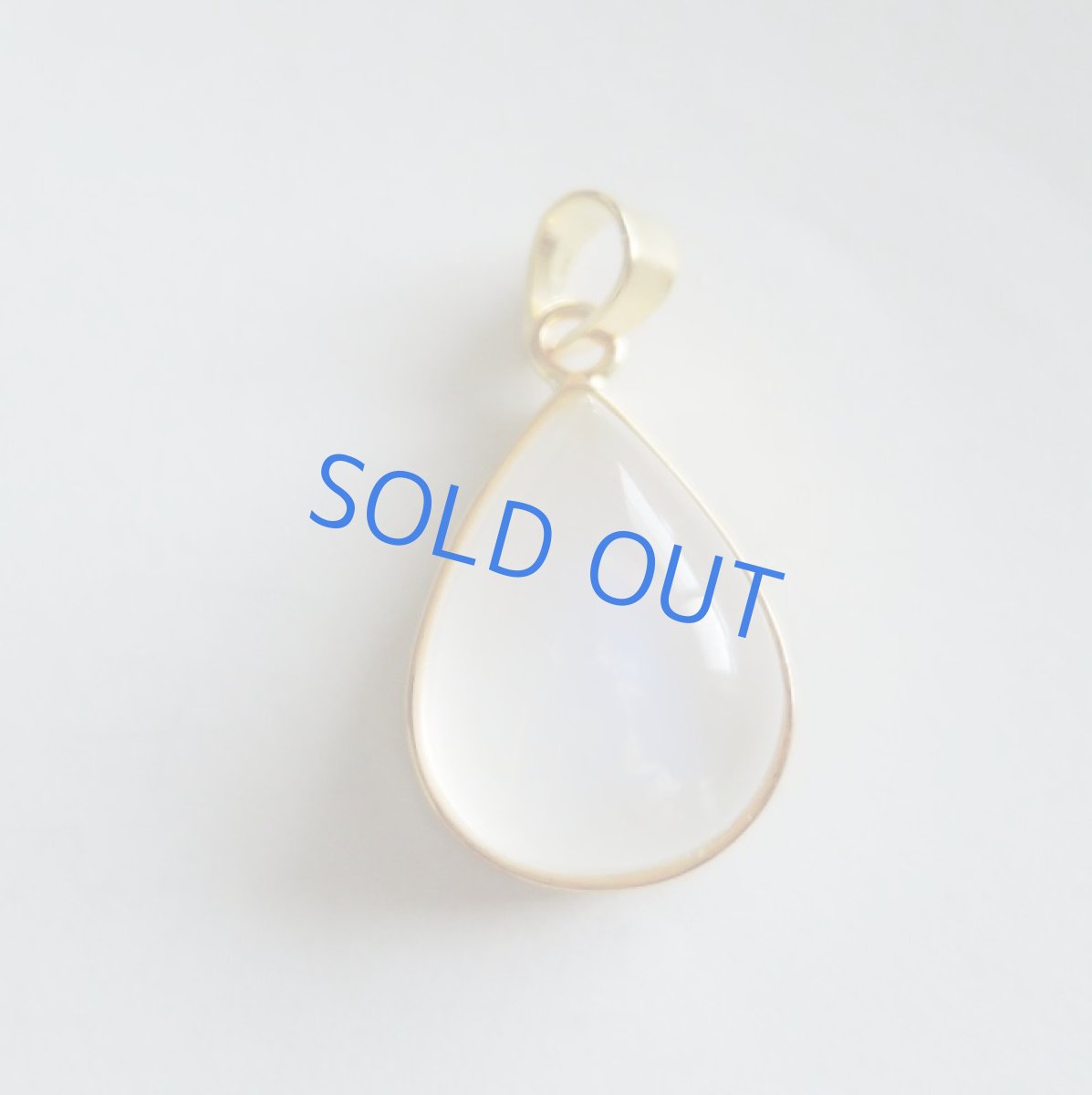 画像4: 【1点もの・D】AAA ロイヤルブルームーンストーン(ペリステライト)細長 カボション 14kgfネックレス50cm (4)