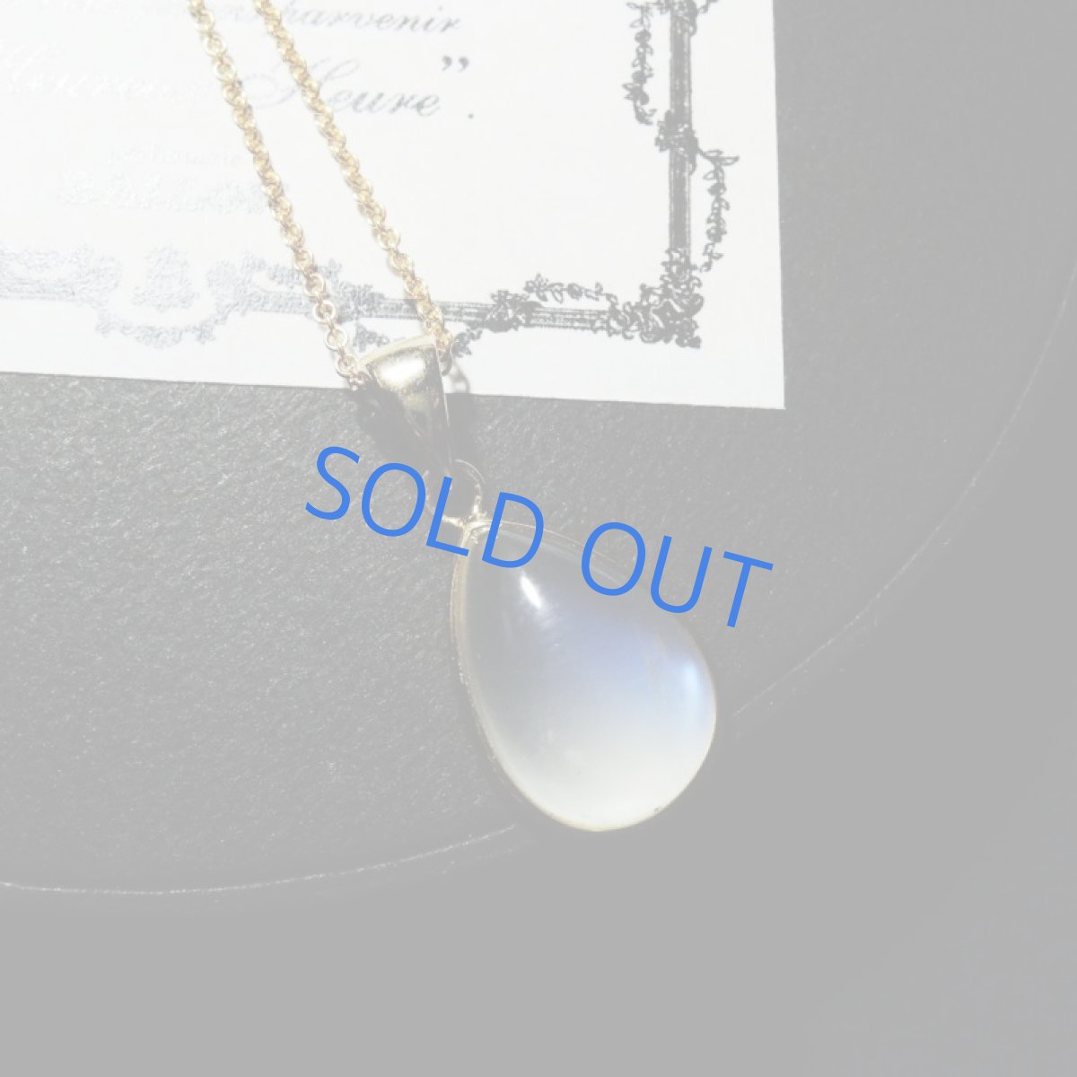 画像2: 【1点もの・A】AAA ロイヤルブルームーンストーン(ペリステライト)細長 カボション 14kgfネックレス40cm (2)