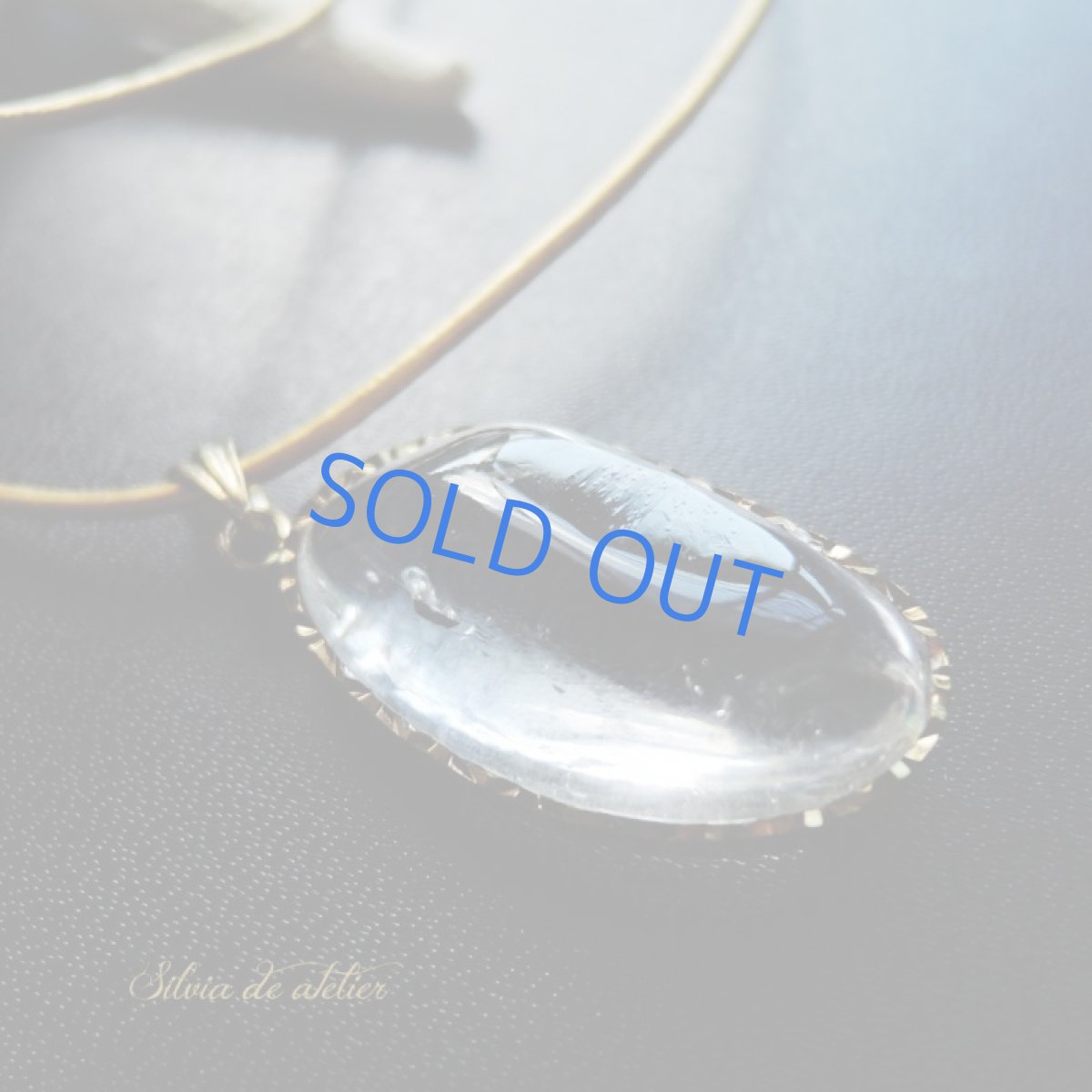 画像3: 【1点もの・D】レアストーン♪ 水入り水晶 レインボー入り 牛革コードネックレス 80cm (3)