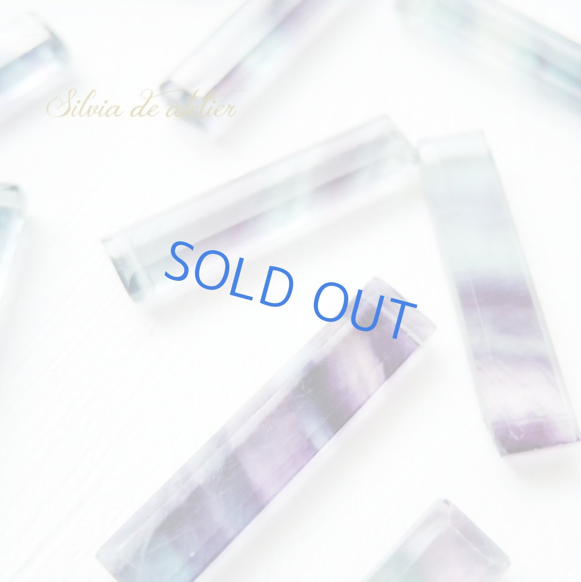 画像4: 【在庫僅少・イヤリング変更可】夏の夜シリーズ　フローライト　ガラス片シェイプ　14kgfフックピアス (4)