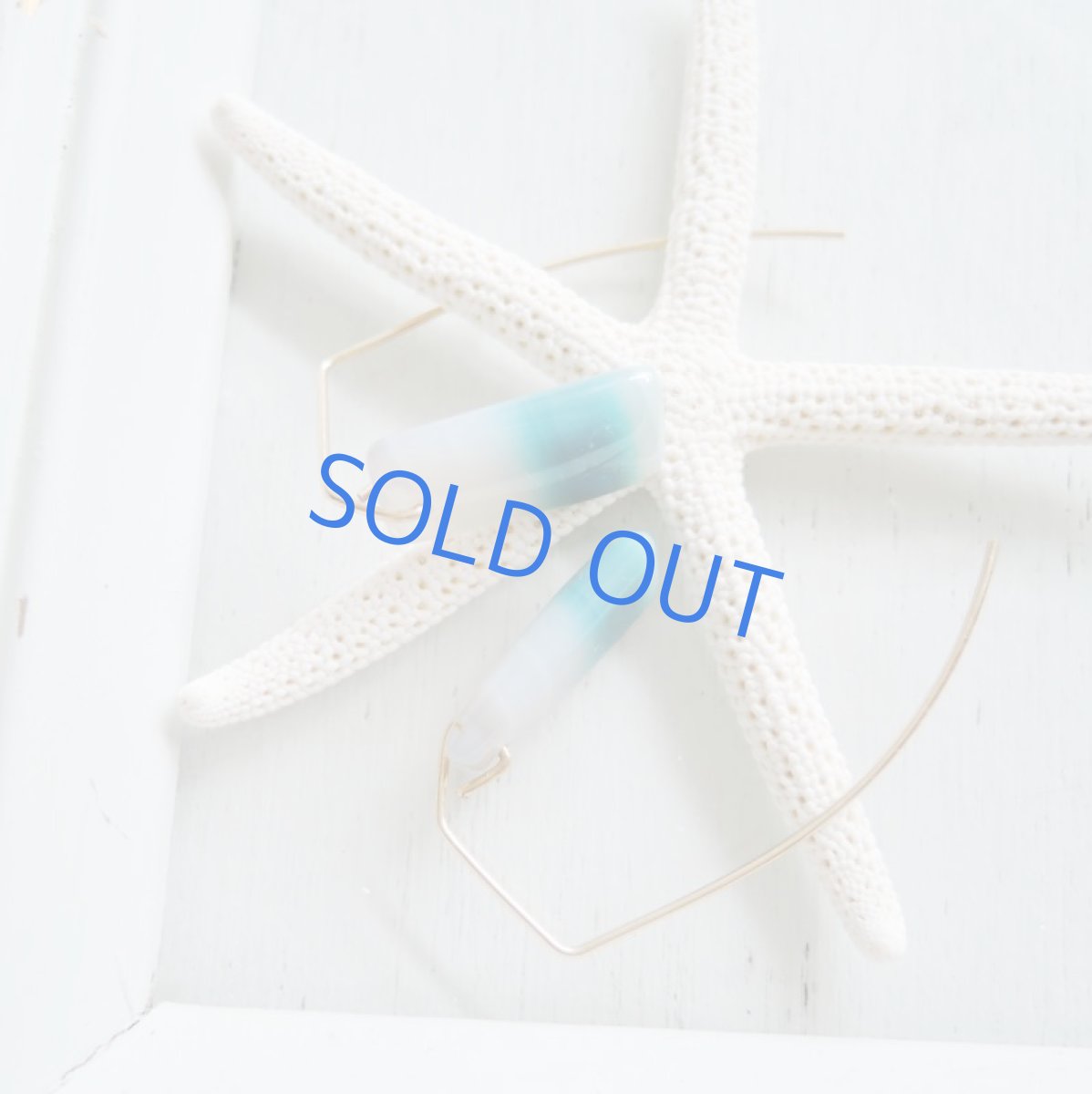 画像5: 【1点もの・海と風のある風景F】ボツワナアゲート　アクリルパールキャッチ付き　14kgfワイヤーピアス (5)