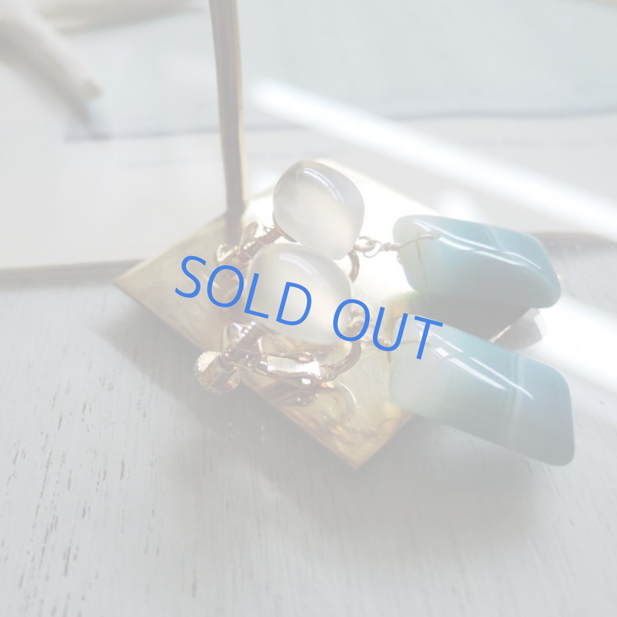 画像5: 【1点もの・海と風のある風景H】ボツワナアゲート レクタングル &ムーンストーン イヤリング (5)