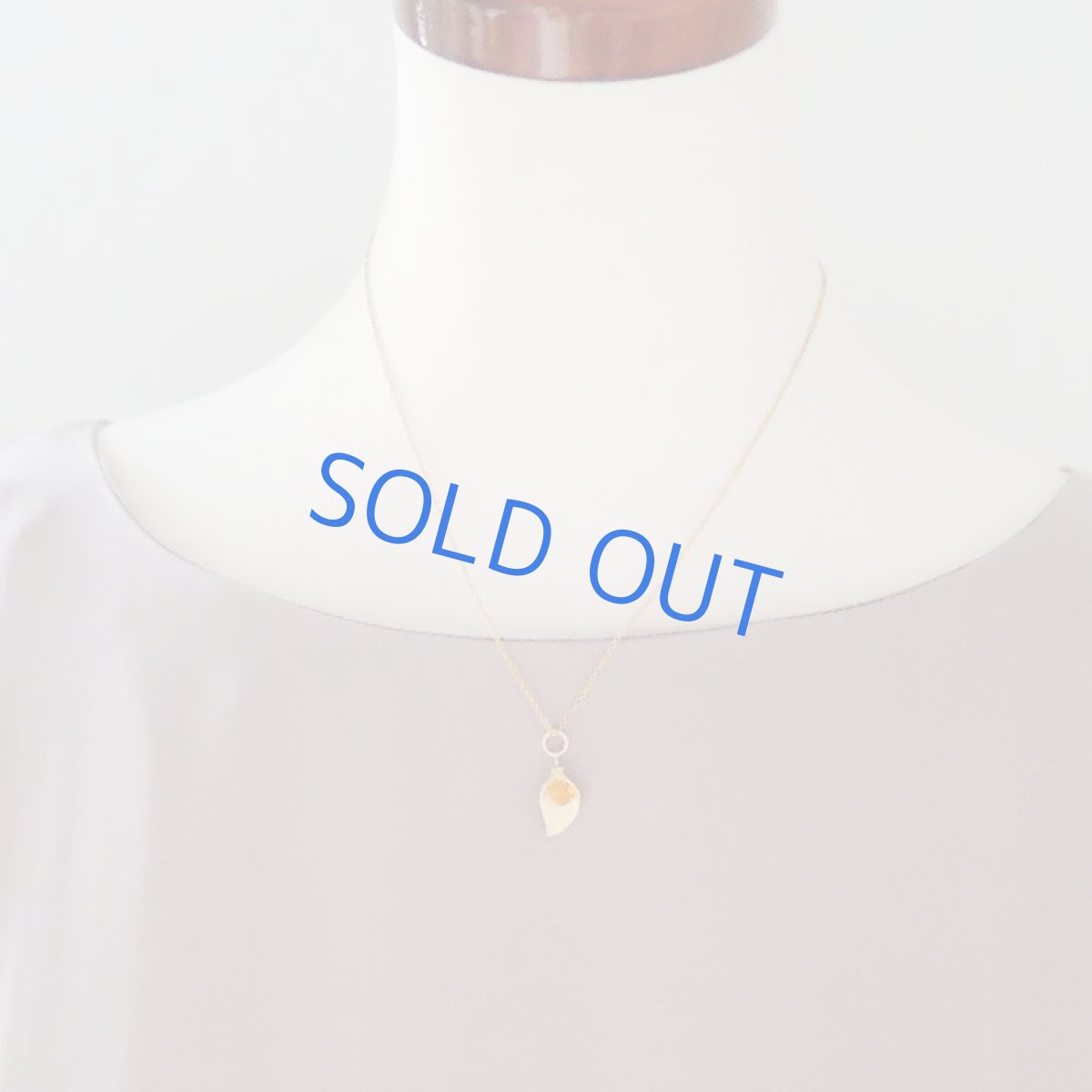 画像5: 【残り1】グリーンサファイア ドロップ&真鍮製 カラーペタル 14kgf約40cmネックレス (5)